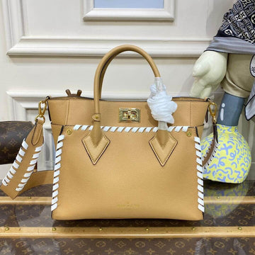 Makersluxe OnMySide MM Shoulder Bag - LUV 412