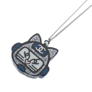 Elegant Metal Pendant Necklace