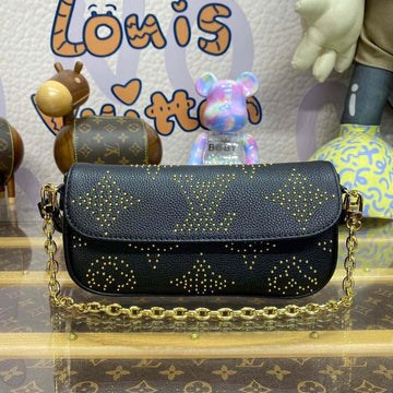 Makersluxe Wallet on Chain Bag - LUV 416