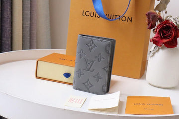 LV Wallet M81382