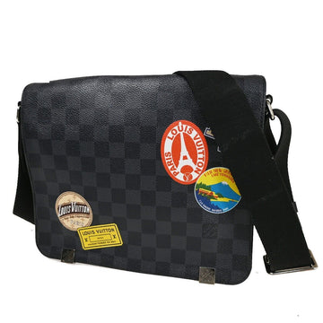 Louis Vuitton District  Canvas Shoulder Bag ()
