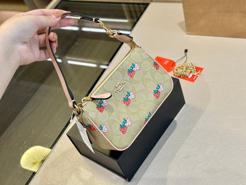 Makersluxe - CCH2 Bags - 098