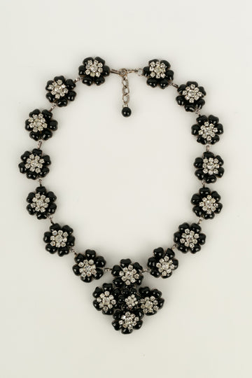 Collier camélias en pâte de verre Chanel