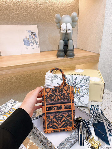 Makersluxe - DOR2 Bags - 127
