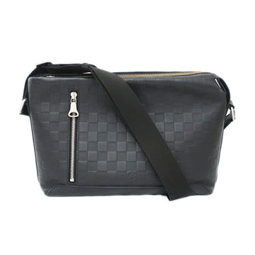 Louis Vuitton Dialovery Messenger PM N42415 Shoulder Bag Damian Amphibious Black White