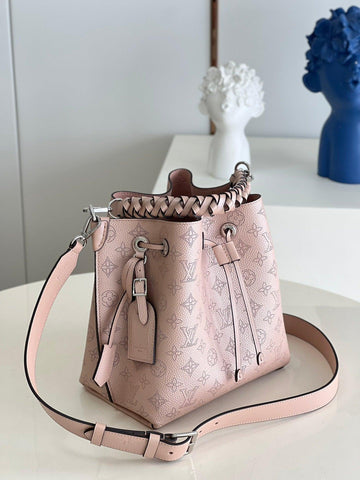 LV Muria Monogram M587889