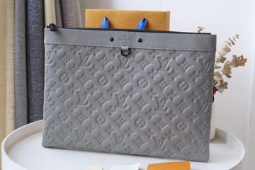 SO - LV POCHETTE DISCOVERY M62903