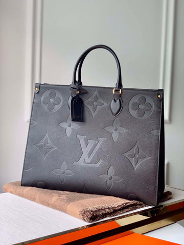 LV Onthego Monogram M44925