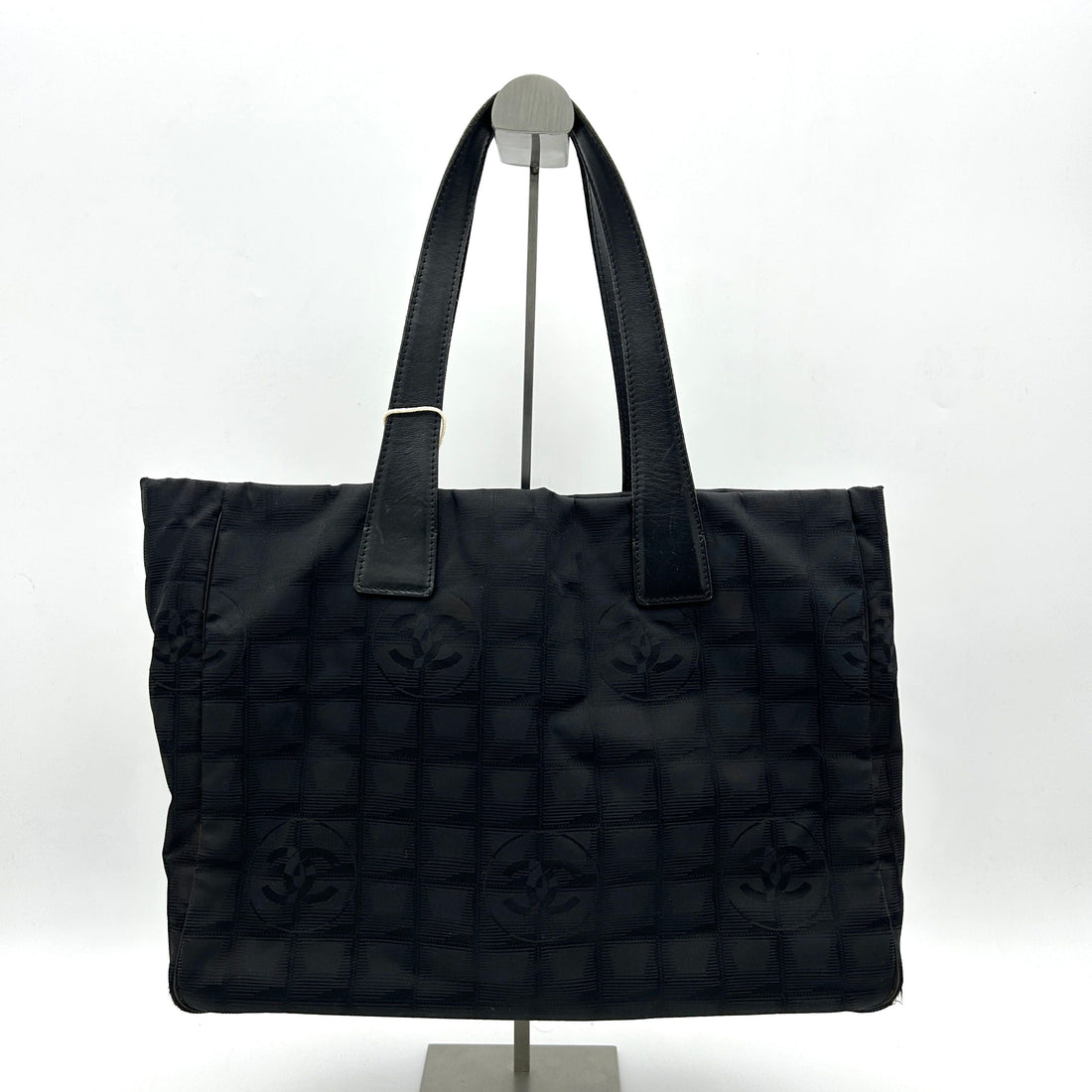Pre-owned Chanel Tote Bagtravel Line Nylon Black  WD459597