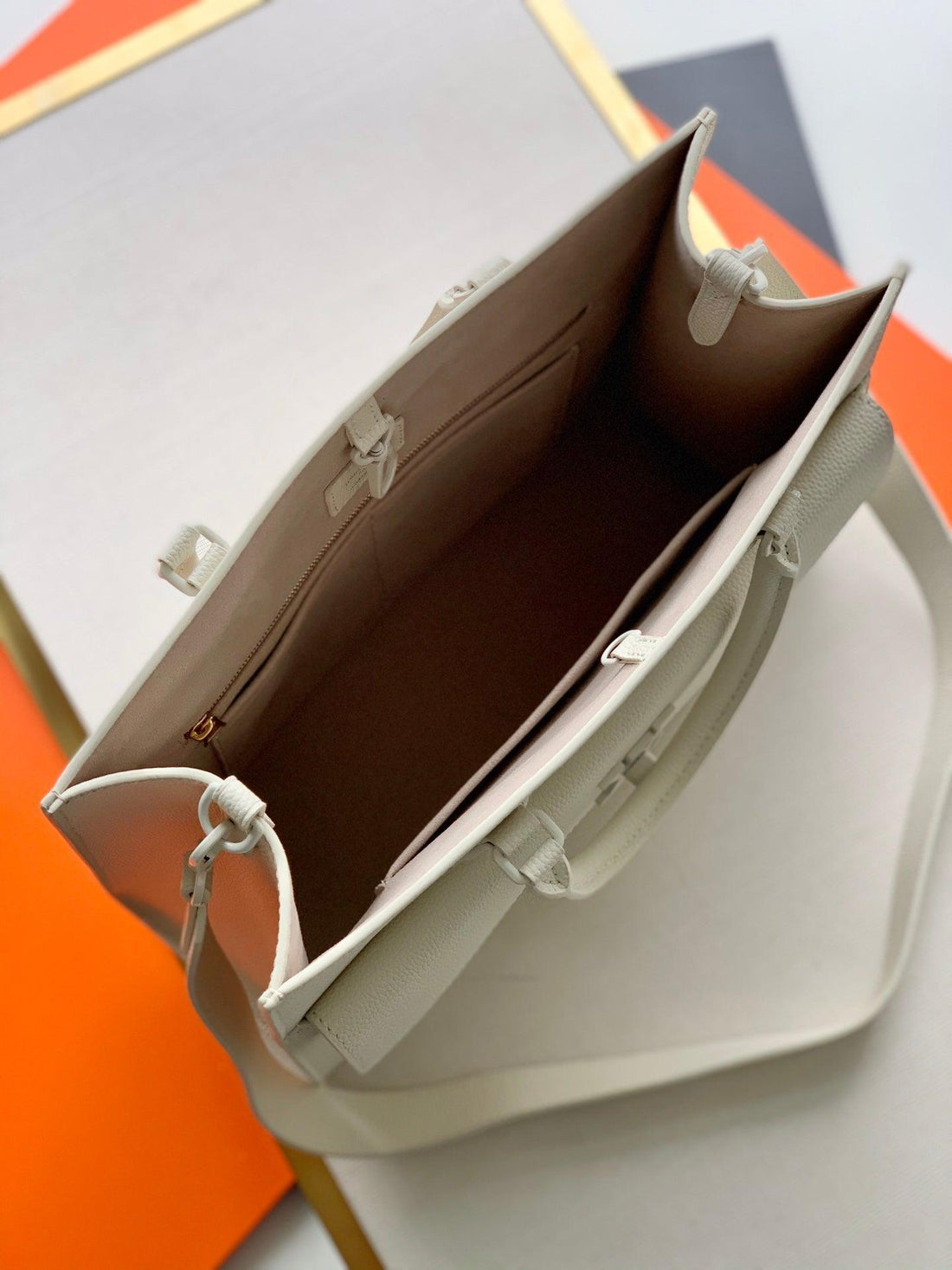LV Lockme Tote M55846