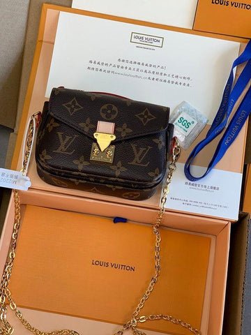 BFWD - LOV Bags - 1627
