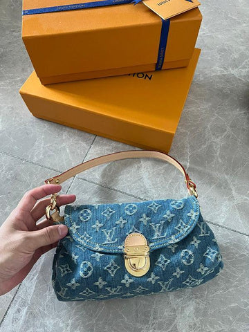 BFWD - LOV Bags - 2018