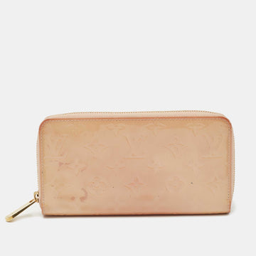 Louis Vuitton Noisette Monogram Vernis Zippy Wallet..