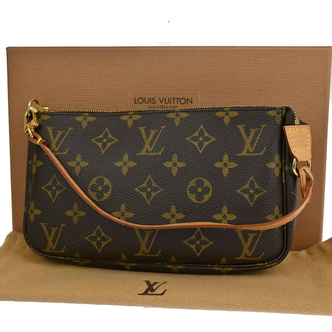 Louis Vuitton Pochette Accessoires  Canvas Clutch Bag ()