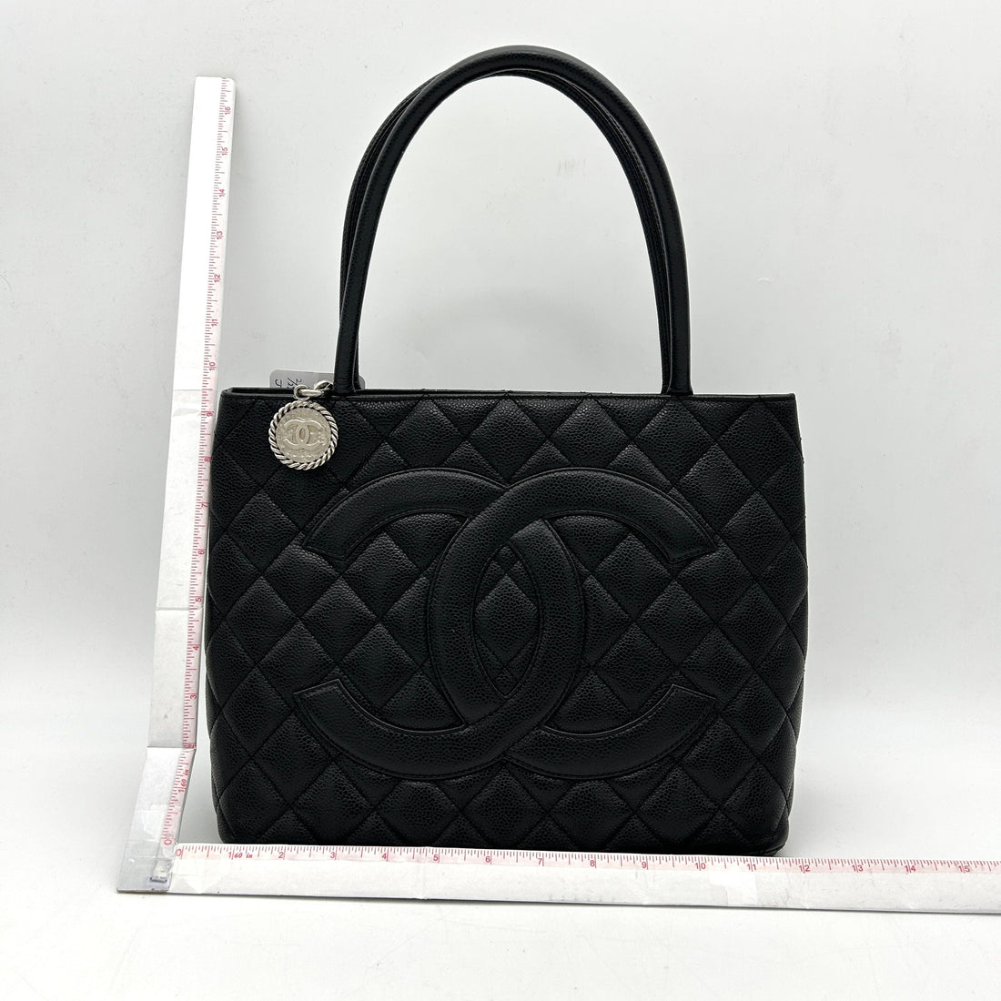CHANEL Caviar Quilted Medallion Tote Black ch44135jf