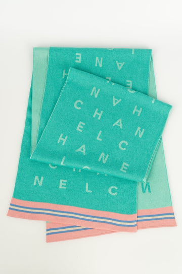 Écharpe verte Chanel