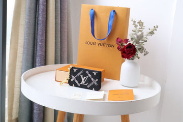 Makersluxe - LOV Wallets - 676