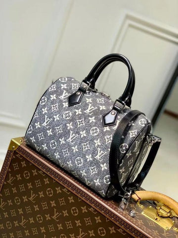 LOV - Makersluxes - 822