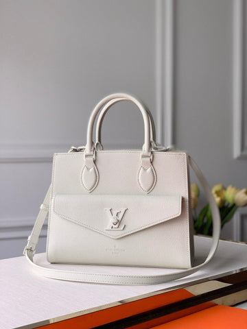 LV Lockme Tote M55845