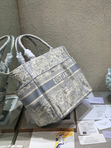 Makersluxe - Luxury Bags - DIR - 540