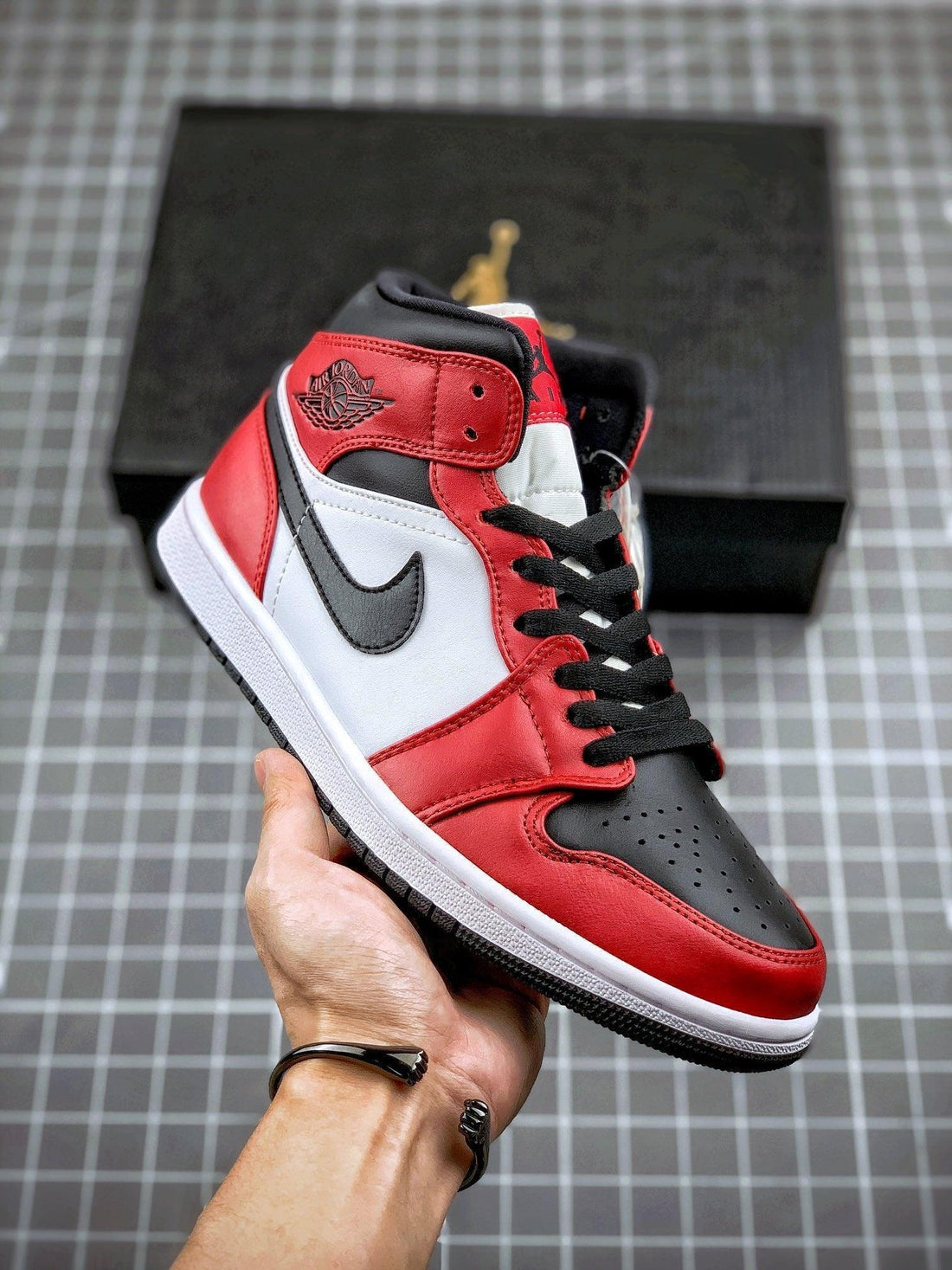 Custom Air Jordan 1 Mid “Gym Red” 554724-069