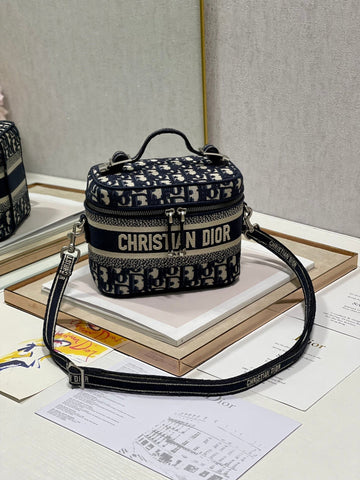 Makersluxe - Luxury Bags - DIR - 617