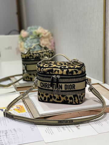 Makersluxe - Luxury Bags - DIR - 616