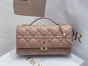 Makersluxe - Luxury Bags - DIR - 237