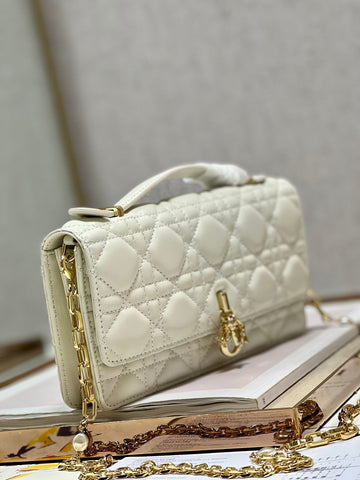 Makersluxe - Luxury Bags - DIR - 210