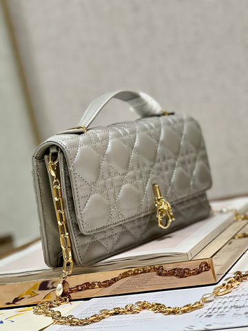 Makersluxe - Luxury Bags - DIR - 213