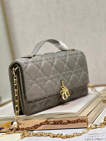Makersluxe - Luxury Bags - DIR - 215