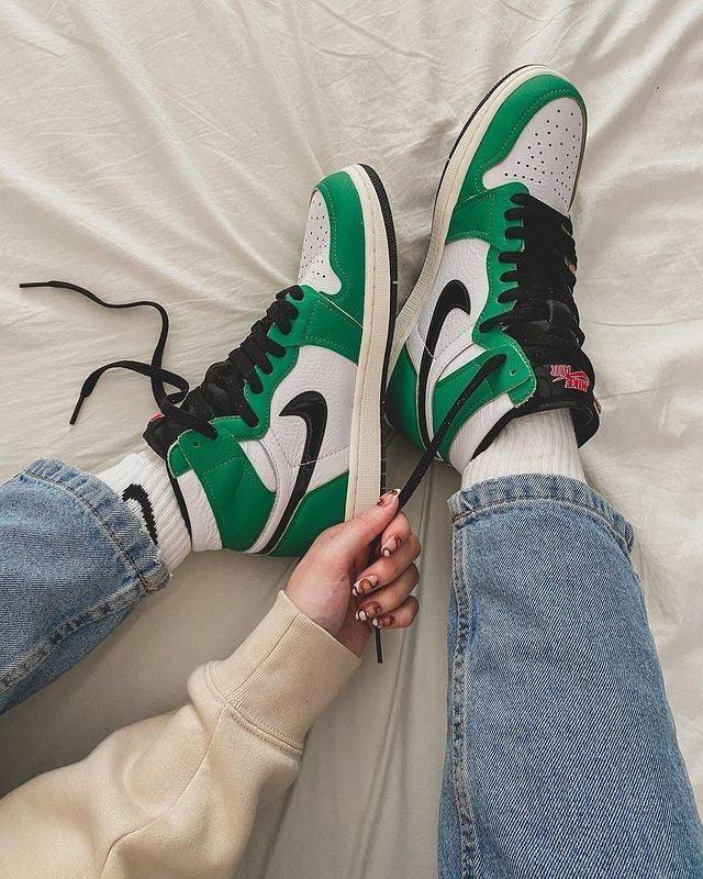 Custom GREEN Jordan 1 High Q ( Customs And Box ), Jordan 1 Sneakers Active