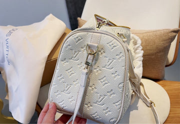 Louis Vuitton woman shoulder handbag