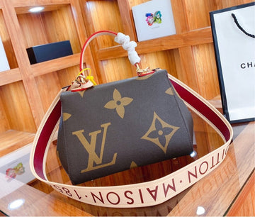 New Leather Brown Louis Vuitton handbag