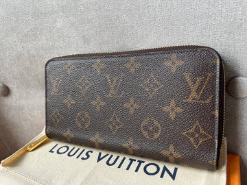 Louis Vuitton Zippy Wallet in Monogram (RRP £565)
