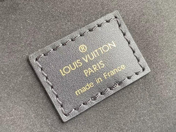 Louis Vuitton- On My Side