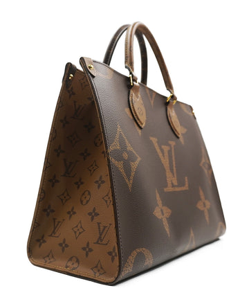 Reverse Monogram Onthego MM Brown
