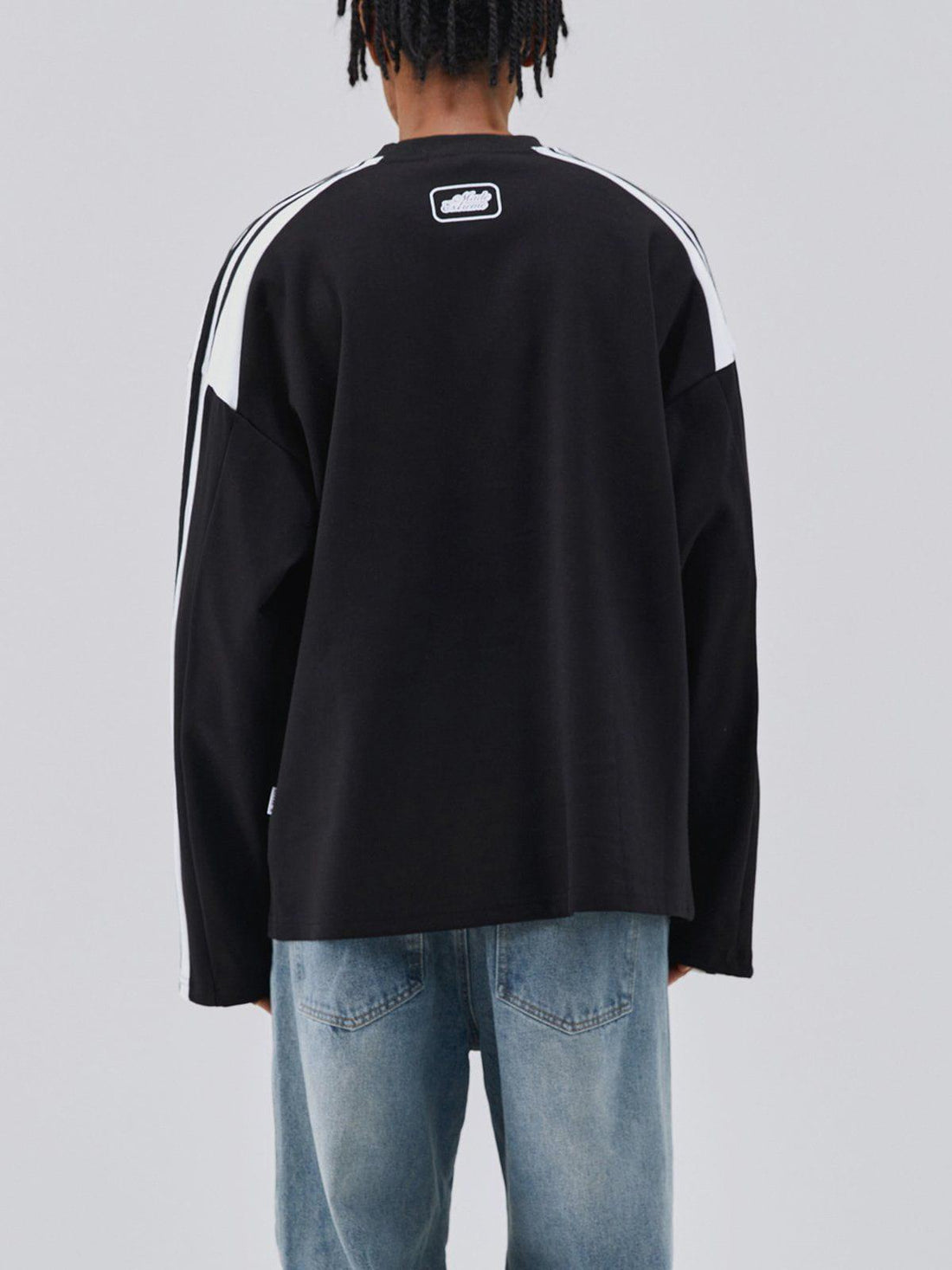Makersluxe® - Contrast Stripes Sweatshirt