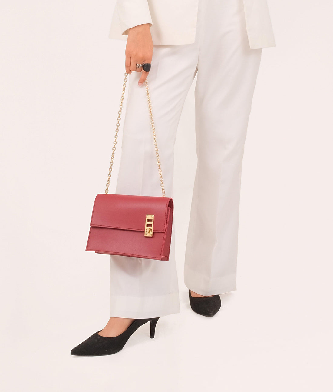 Maroon chain shoulder bag with twist lock