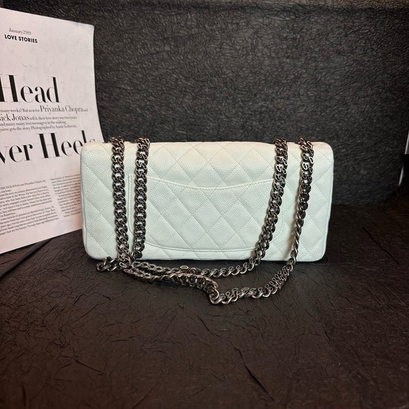 Chanel White 2.55 Litchi Grain Baguette Bag