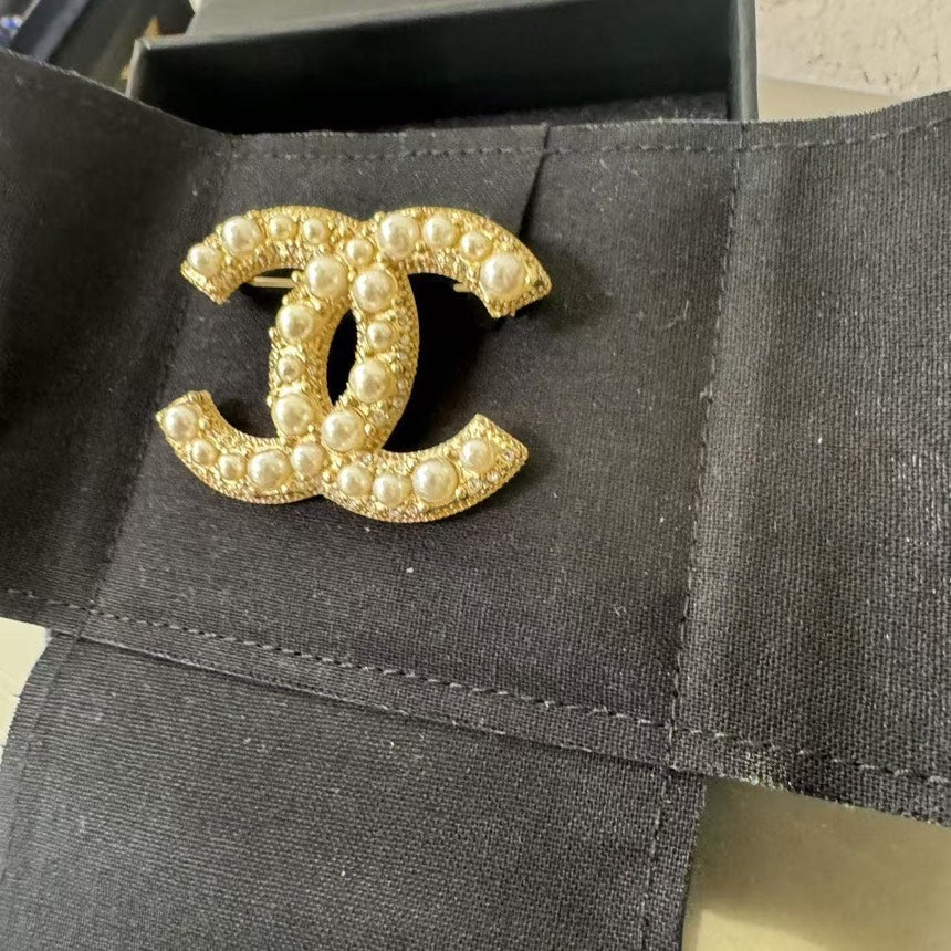 Chanel Gold Pearl CC Logo Brooch Small Size