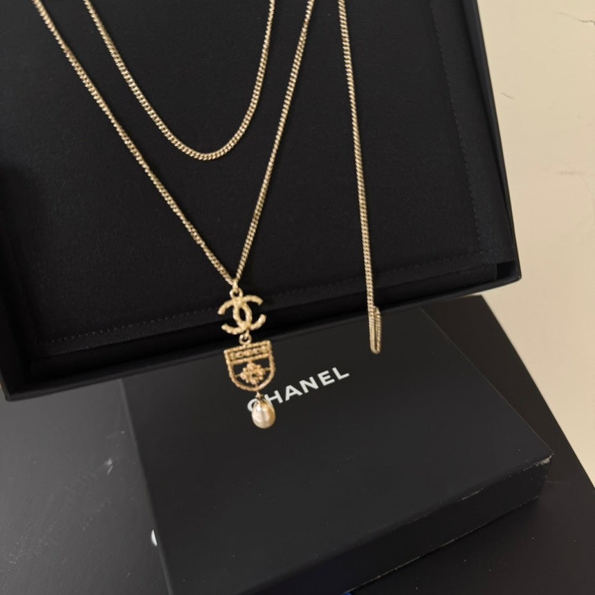 Chanel Gold Chain Pendant Necklace Pearl CC Logo Vintage
