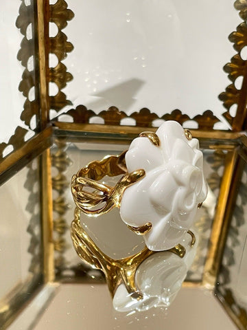 Vintage?? Chanel Camellia Ring (size 52), 18k Gold & Agate #H0043