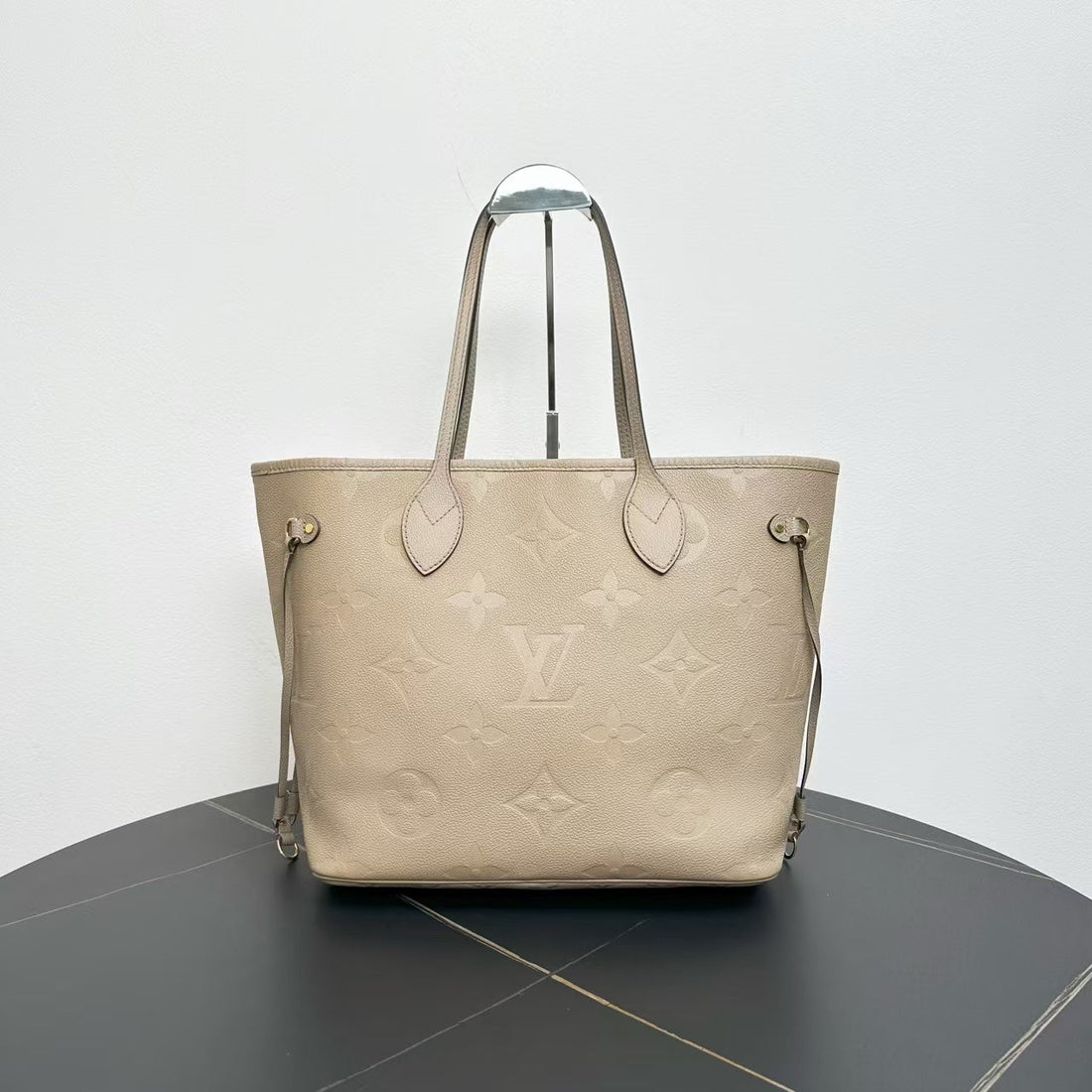 Louis Vuitton Neverfull Beige Tote Bag
