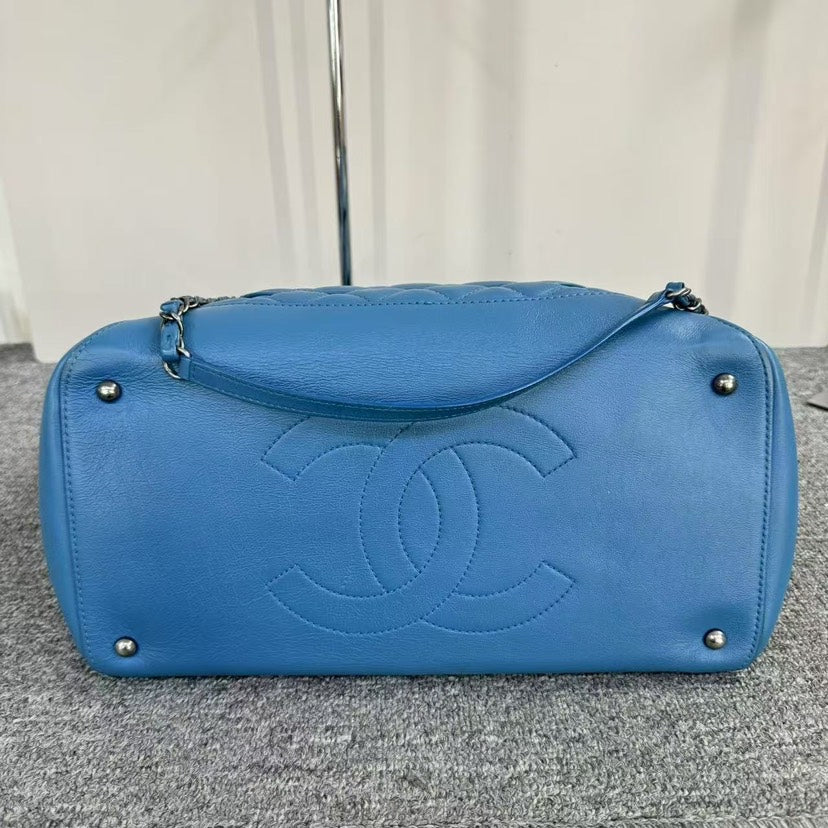 chanel quilted tote bag blue