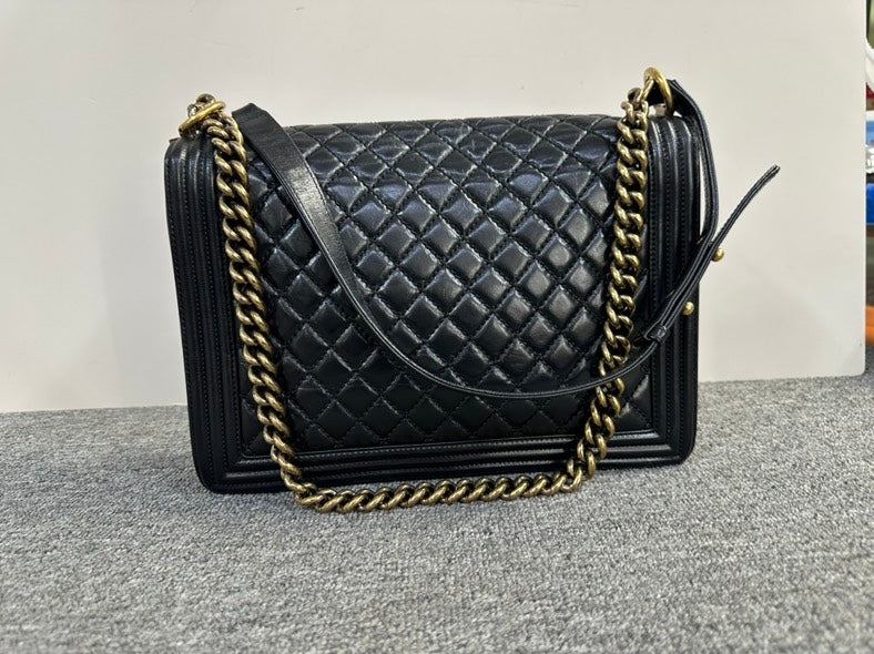 Preloved Chanel Boy Bag Black Quilted Shoulder Bag