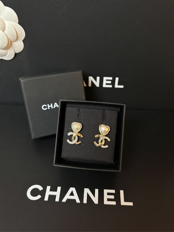 Chanel Heart Pearl CC Full Diamonds Earrings Gold