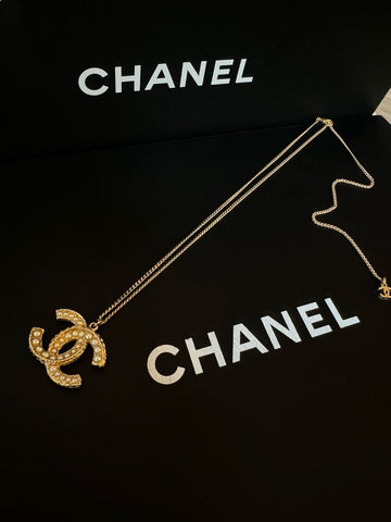 Chanel Large CC Pearls Necklace Gold Statement