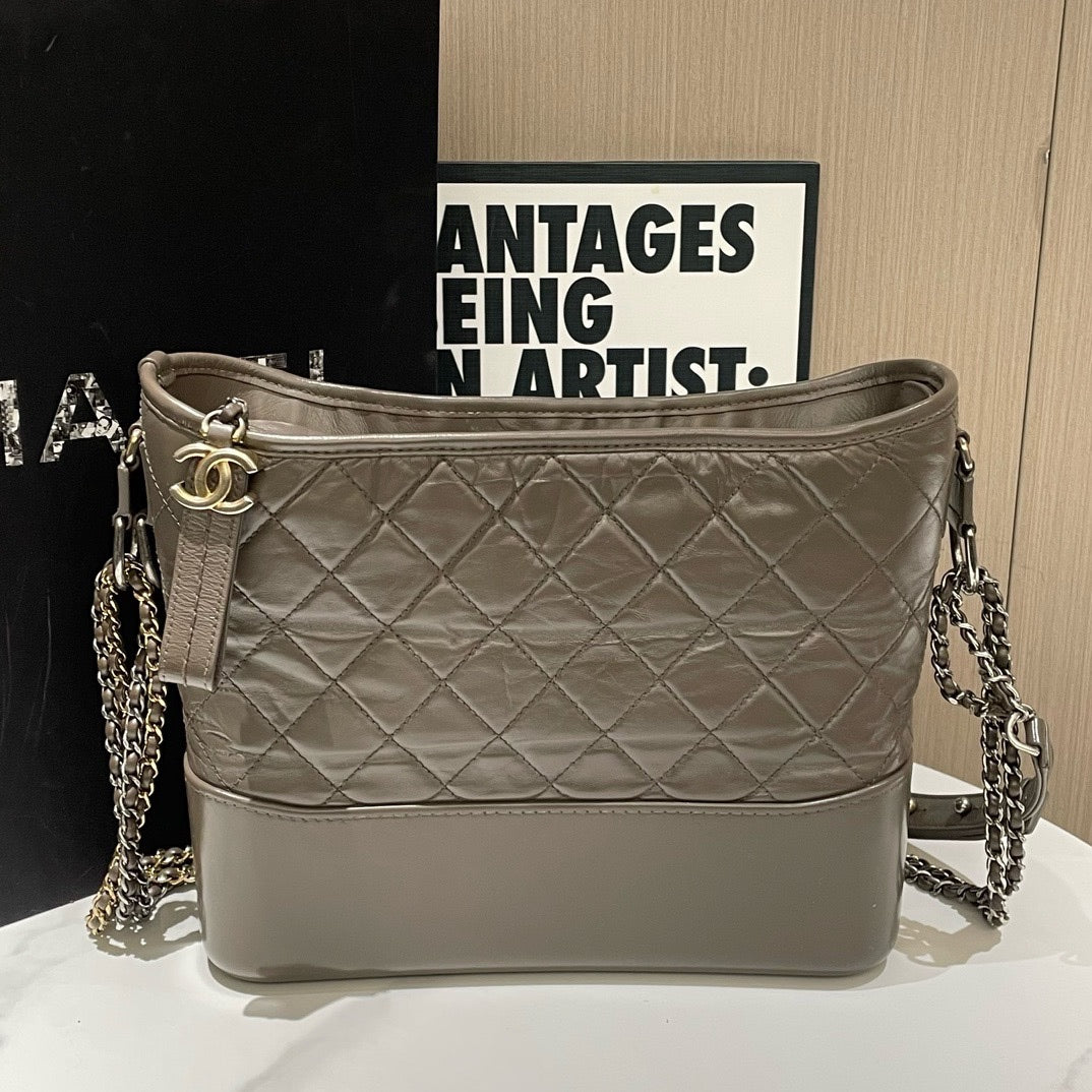 Chanel Gabrielle Bag Medium Shoulder Bag in Gray Leather - Preloved 2018