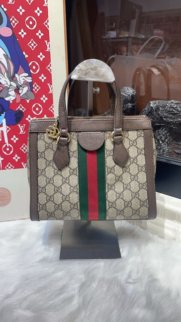Gucci GG Supreme Beige Ebony Medium Canvas Shoulder Bag